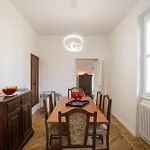 Guest Host - Stylish And Bright With Private Garden * Como