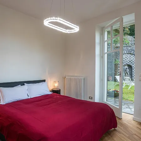 Guest Host - Stylish And Bright With Private Garden Como