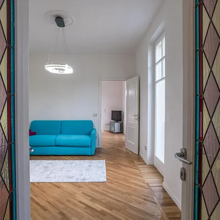 아파트 Guest Host - Stylish And Bright With Private Garden
